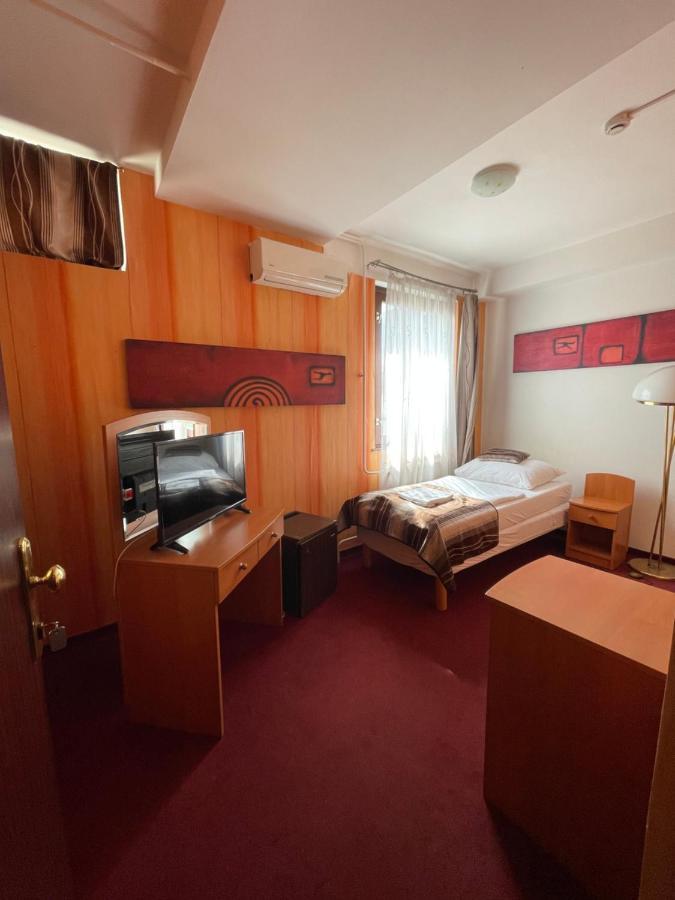 Hotel Minaret&Étterem Eger Esterno foto
